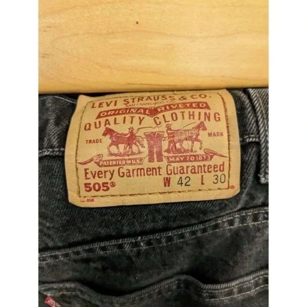 Levi's 505 Jeans 42X30‎ (actual 40x28) Black zipper Fly Denim Jeans